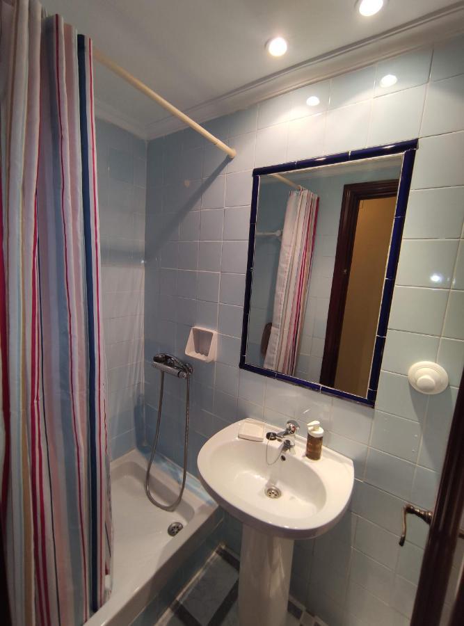 Amplio Piso Junto A Playa Victoria Apartment Cadiz Exterior photo
